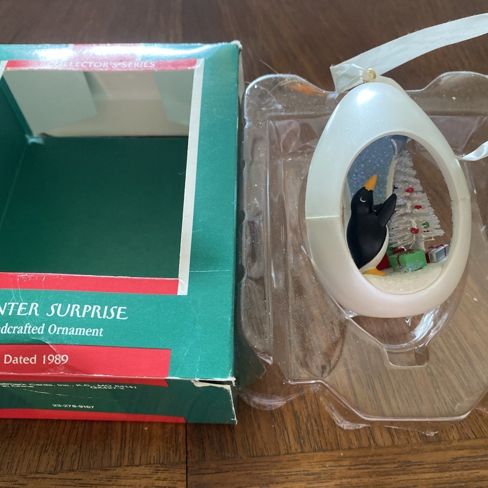 Hallmark Keepsake Ornament 1989 Collectors Series Winter Surprise